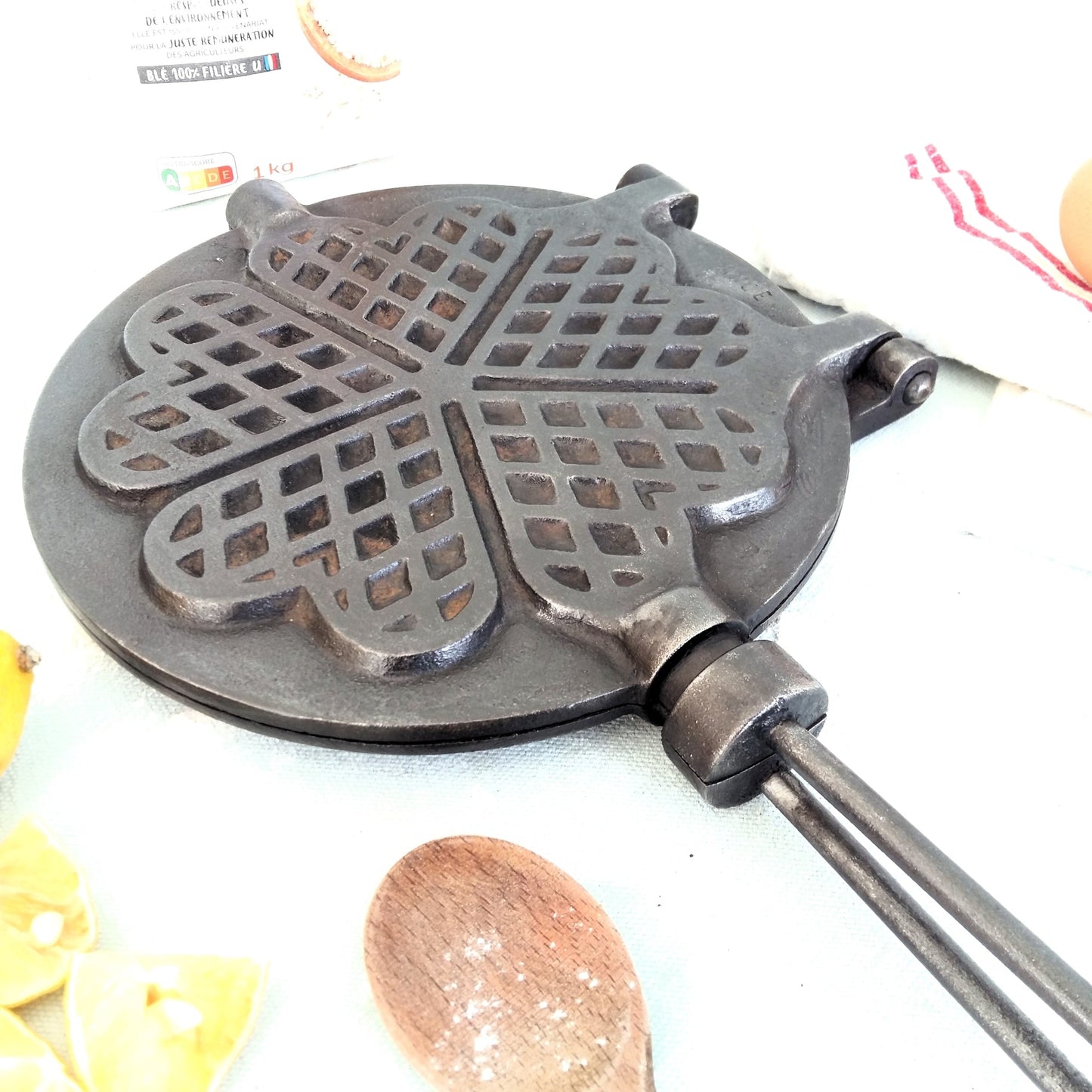 Antique Cast Iron Waffle Maker from Tiggy & Pip - Just €159! Shop now at Tiggy and Pip