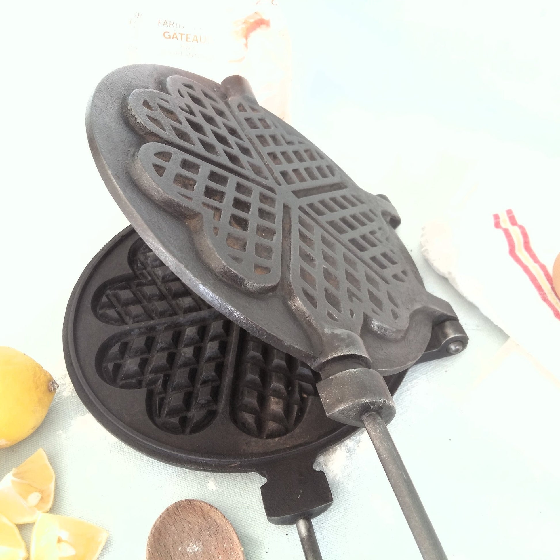 Antique Cast Iron Waffle Maker from Tiggy & Pip - Just €159! Shop now at Tiggy and Pip