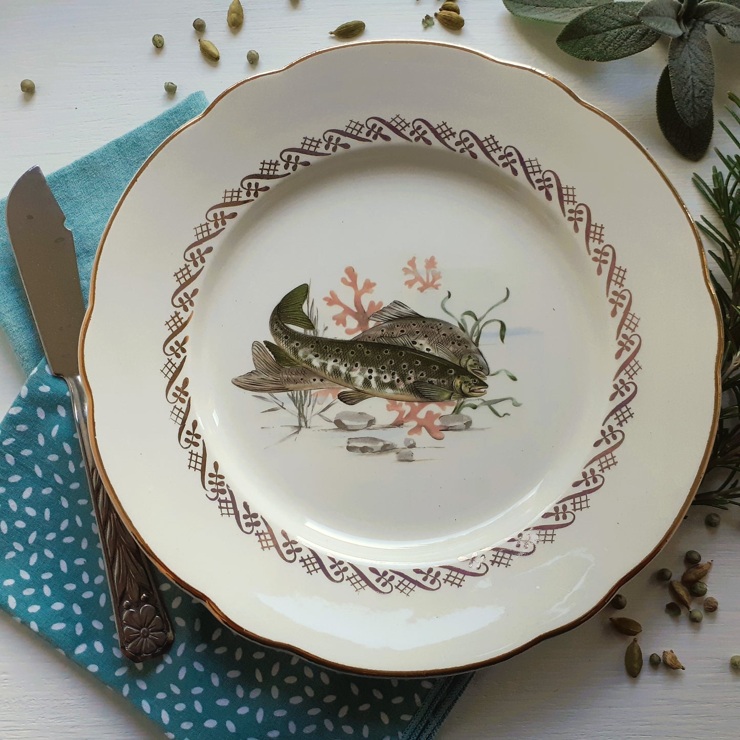 Set of Six 1950s Fish Plates from Tiggy & Pip - Just €156! Shop now at Tiggy and Pip