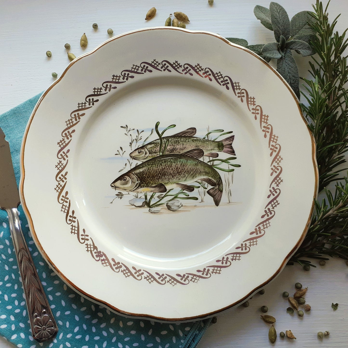 Set of Six 1950s Fish Plates from Tiggy & Pip - Just €156! Shop now at Tiggy and Pip