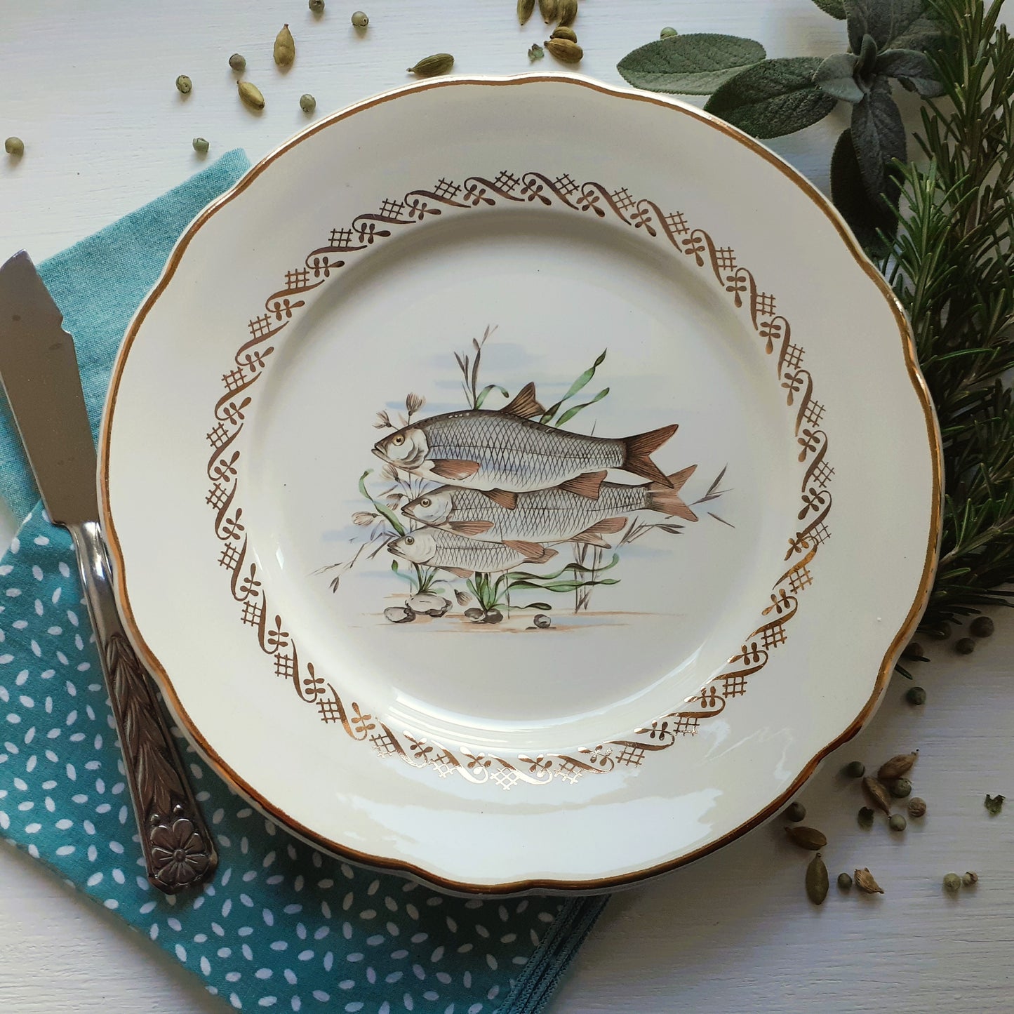 Set of Six 1950s Fish Plates from Tiggy & Pip - Just €156! Shop now at Tiggy and Pip