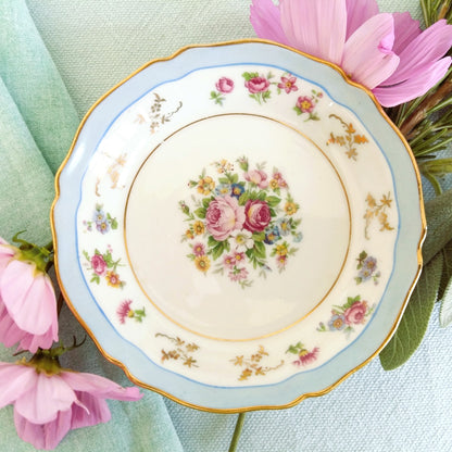 Ten Mismatched 1950s Floral Plates from Tiggy & Pip - Just €240! Shop now at Tiggy and Pip