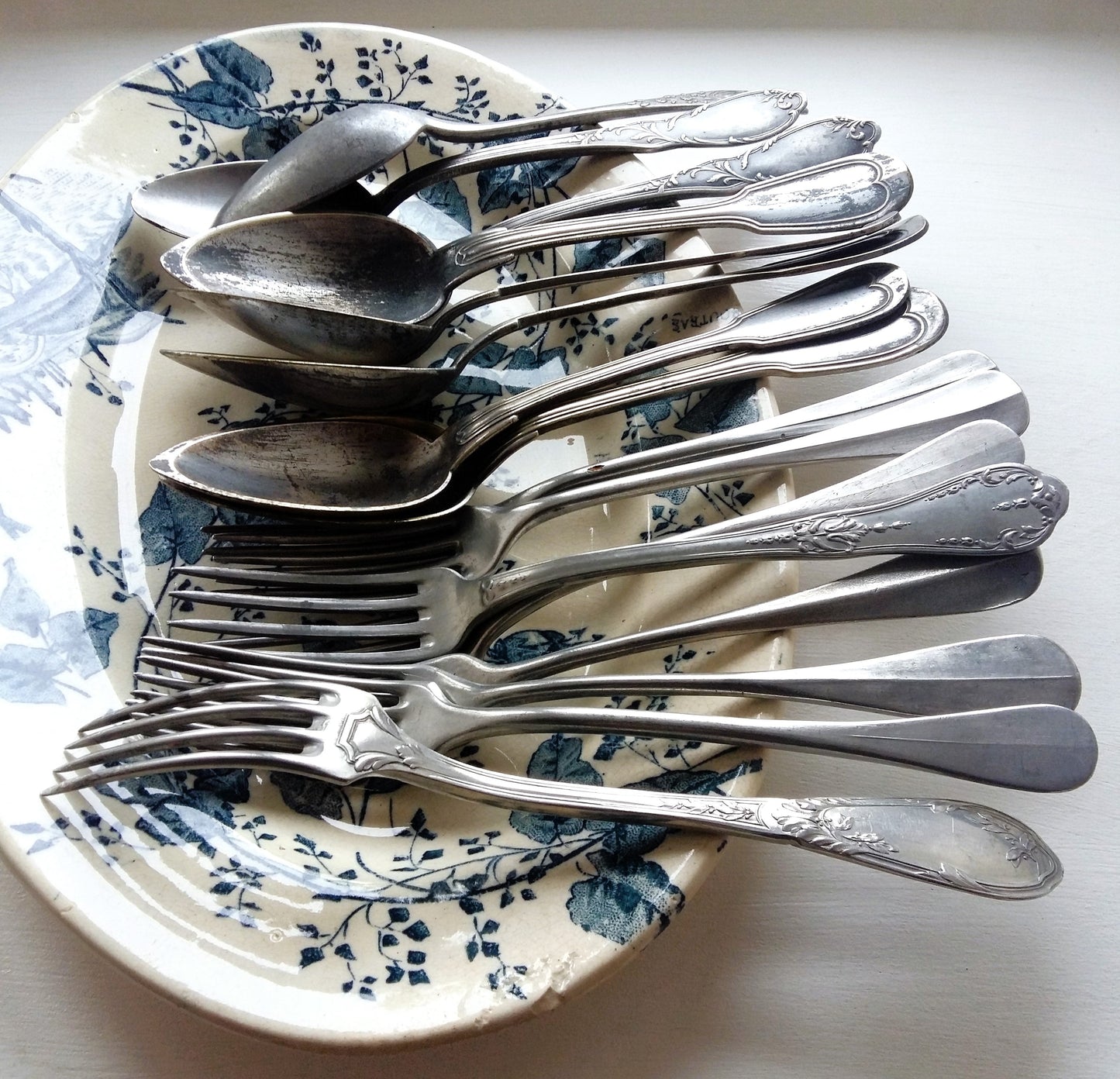 16 Antique Forks & Dessert Spoons from Tiggy & Pip - Just €112! Shop now at Tiggy and Pip