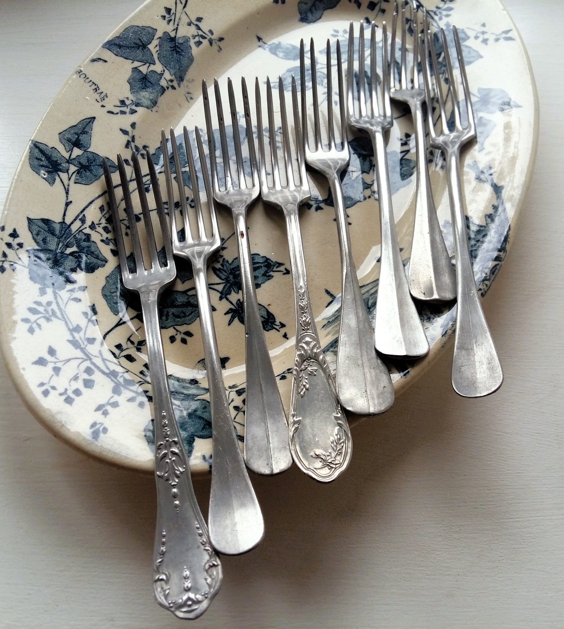 16 Antique Forks & Dessert Spoons from Tiggy & Pip - Just €112! Shop now at Tiggy and Pip