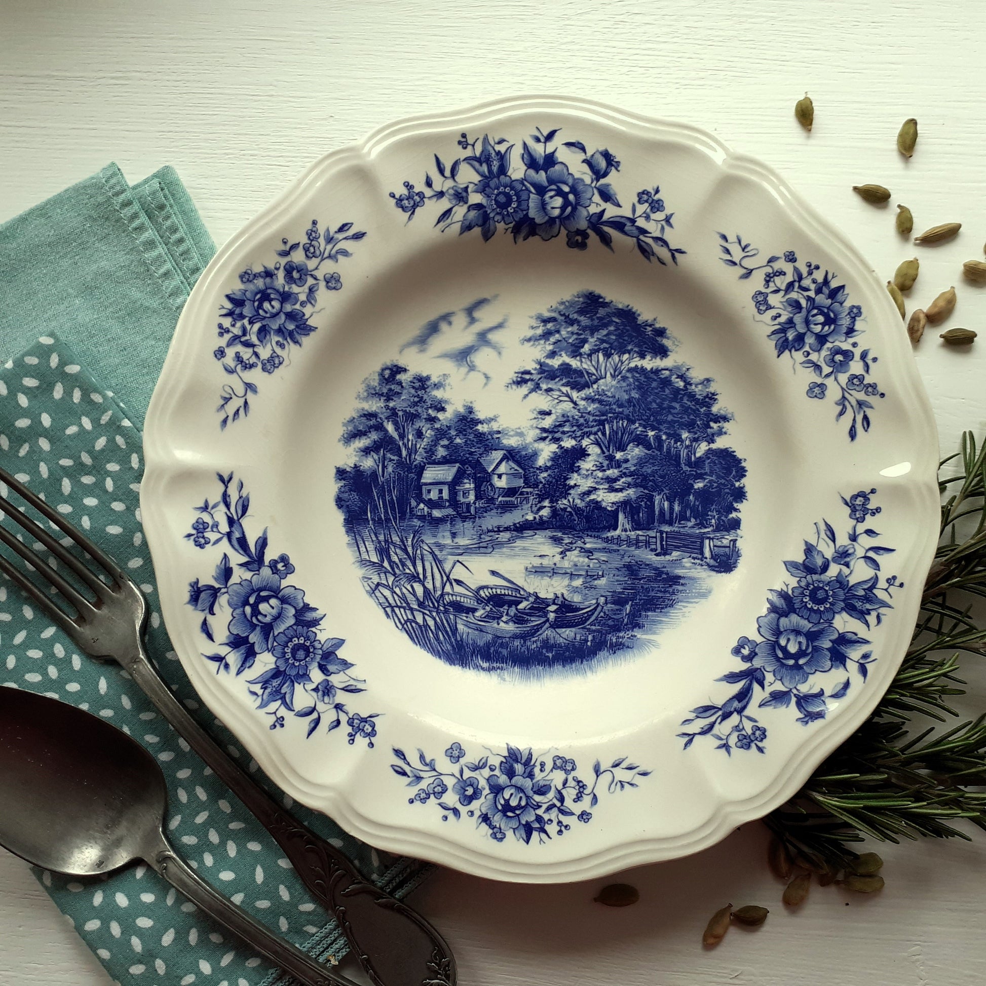 8 Mismatched Blue and White Plates/Dishes from Tiggy & Pip - Just €199! Shop now at Tiggy and Pip