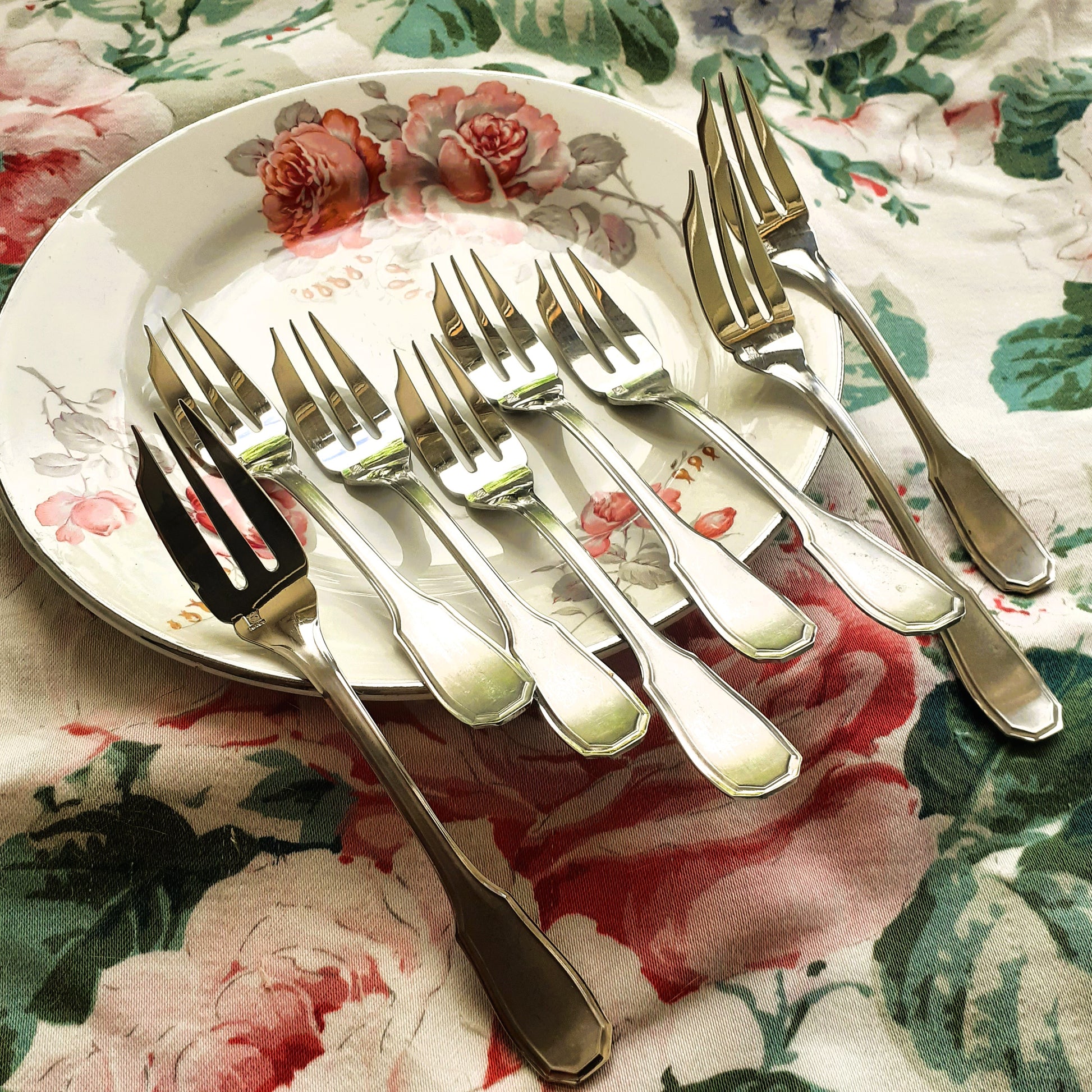 Eight Hallmarked Pastry Forks. Cake Forks from Tiggy & Pip - Just €64! Shop now at Tiggy and Pip