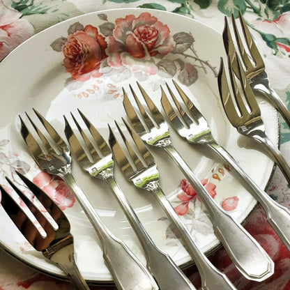 Eight Hallmarked Pastry Forks. Cake Forks from Tiggy & Pip - Just €64! Shop now at Tiggy and Pip