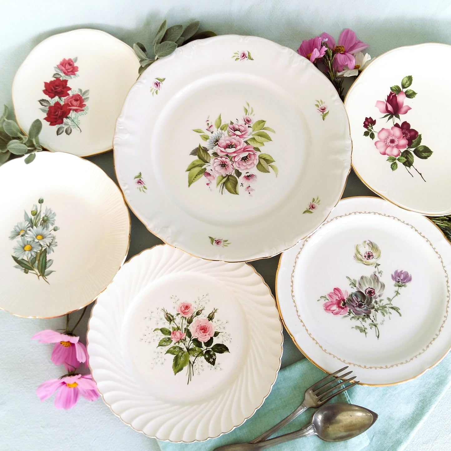 Six Mismatched 1950s Floral Plates from Tiggy & Pip - Just €156! Shop now at Tiggy and Pip