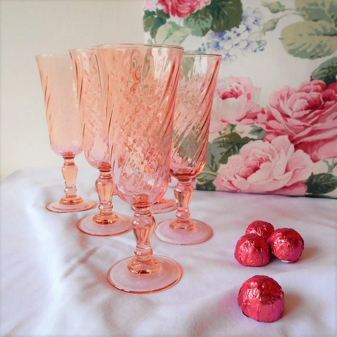 Six 1960s Vintage Pink Champagne Flutes from Tiggy & Pip - Just €120! Shop now at Tiggy and Pip