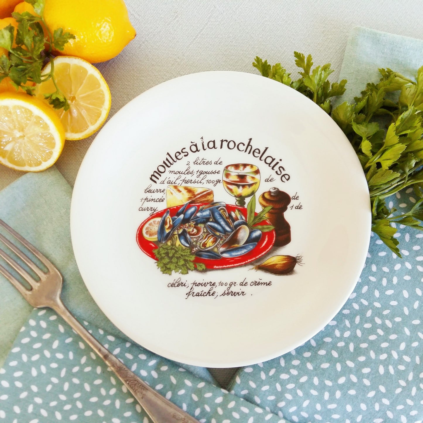 Six Plates for Moules with Large Serving Dish from Tiggy & Pip - Just €180! Shop now at Tiggy and Pip