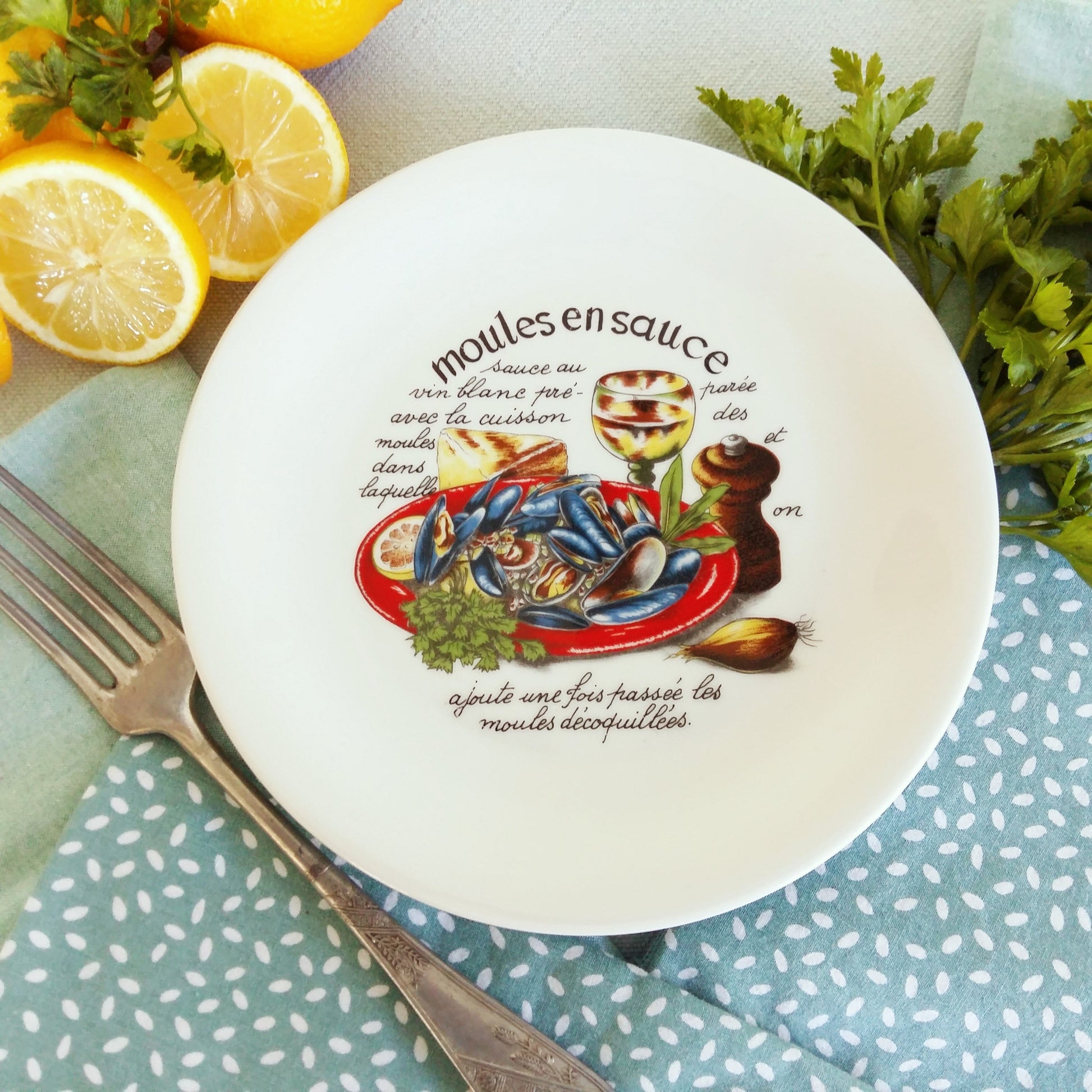 Six Plates for Moules with Large Serving Dish from Tiggy & Pip - Just €180! Shop now at Tiggy and Pip