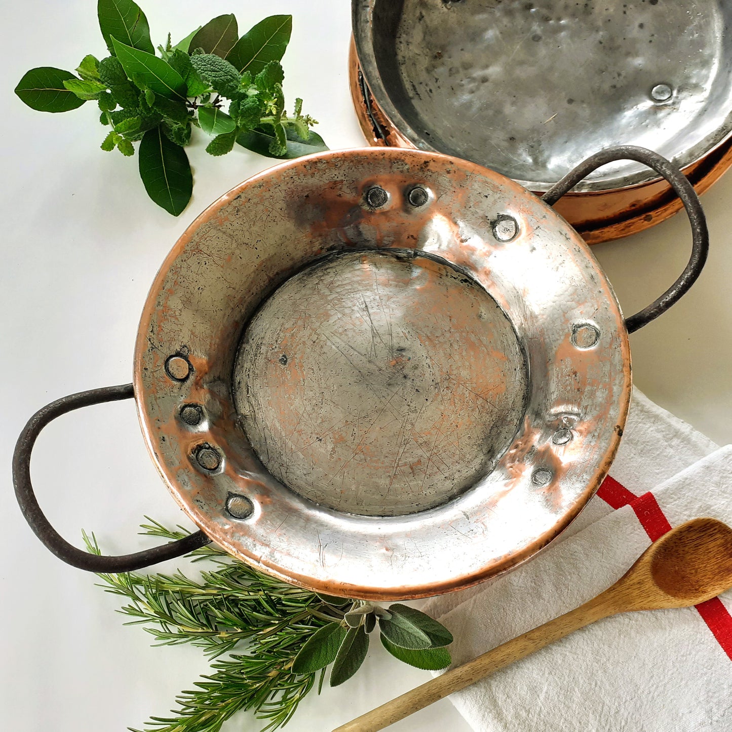 Early 19th Century Copper Tourtière/Pie Dish from Tiggy & Pip - Just €480! Shop now at Tiggy and Pip