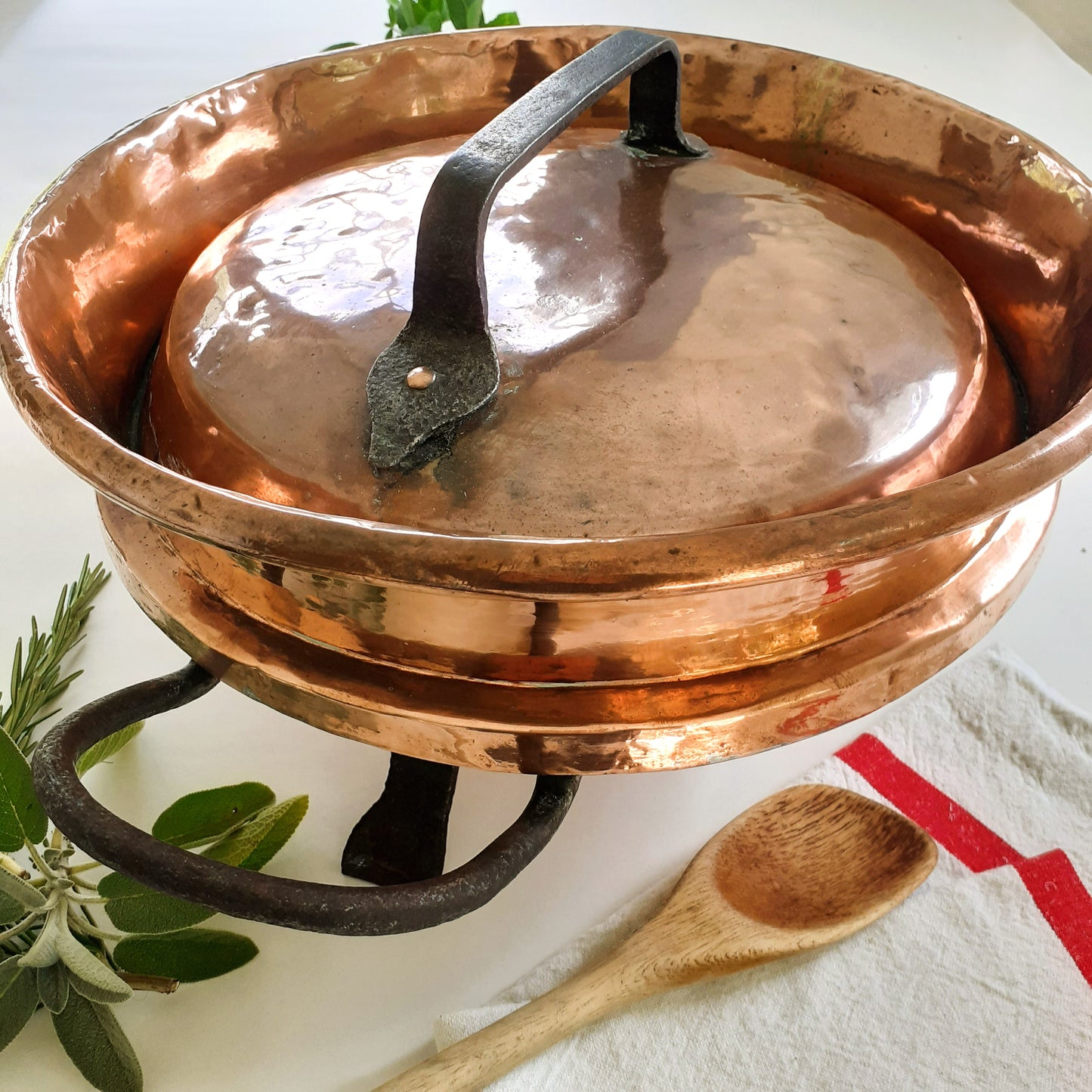 Early 19th Century Copper Tourtière/Pie Dish from Tiggy & Pip - Just €480! Shop now at Tiggy and Pip